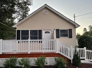 11 Makepeace Dr, Oak Ridge, NJ 07438