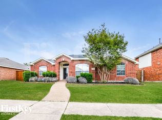 7518 Maplewood Dr, Rowlett, TX 75089