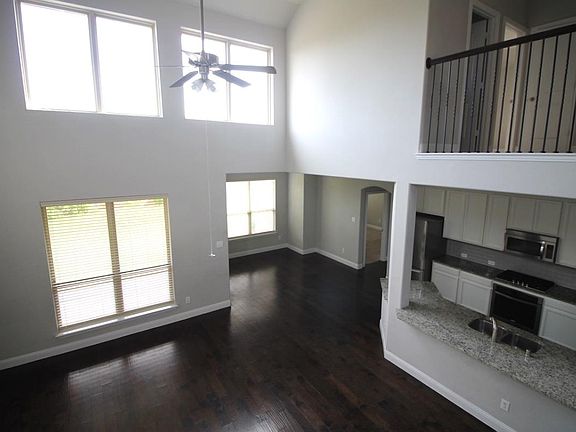 2nd image of 2725 Calmwood Dr