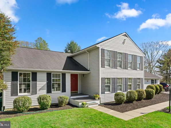 1221 Round Gate Ct, Woodbine, MD 21797