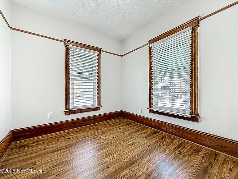 138 E Duval St — Photo 27