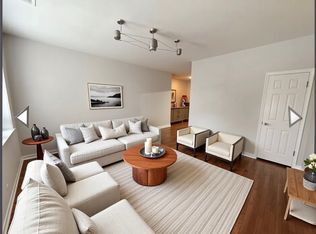 3203 S Racine Ave #1F, Chicago, IL 60608
