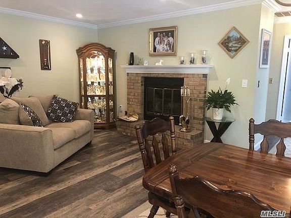3rd image of 33 Revere Dr