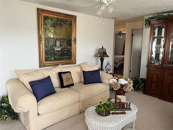2nd image of 4861 Calais Dr