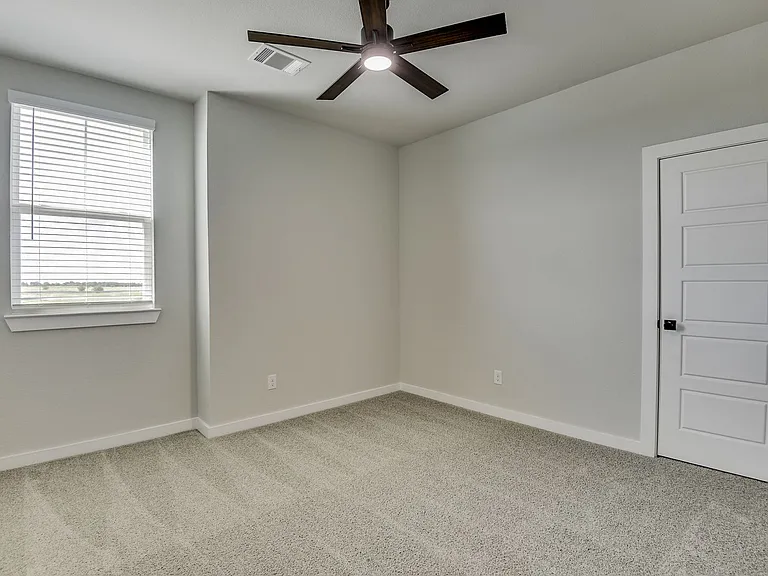 4257 Clovis Ct — Photo 11