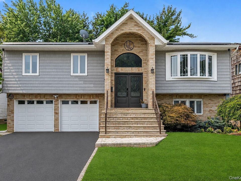 1st image of 46 Valley Ln W