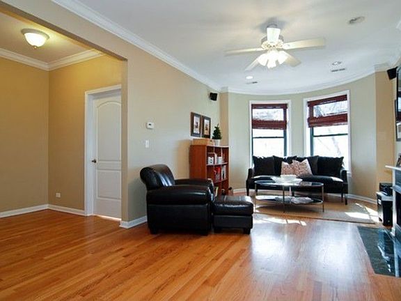3rd image of 844 W Bradley Pl #3
