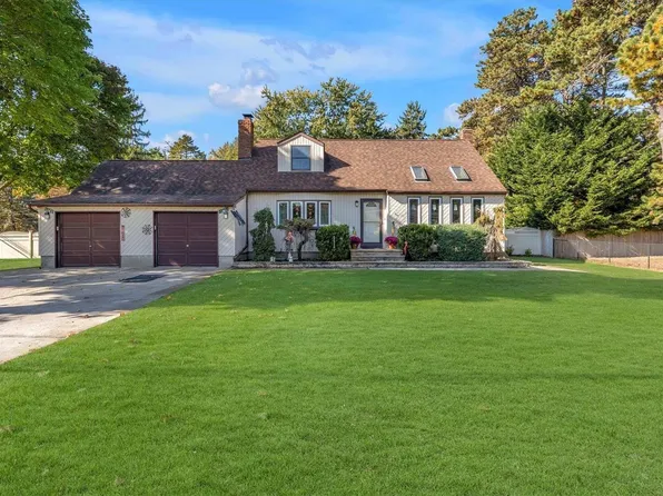 1534 Julia Goldbach Avenue, Bohemia, NY 11716