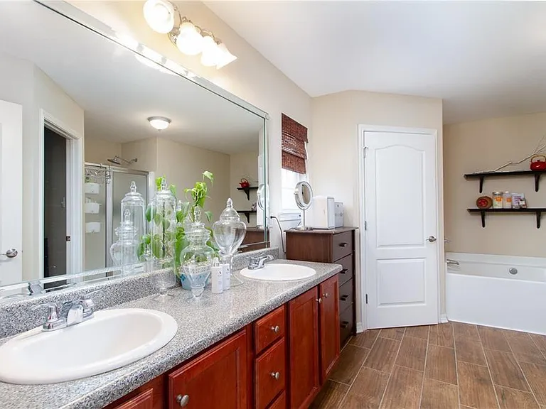 10214 Scott Plantation Dr N — Photo 8