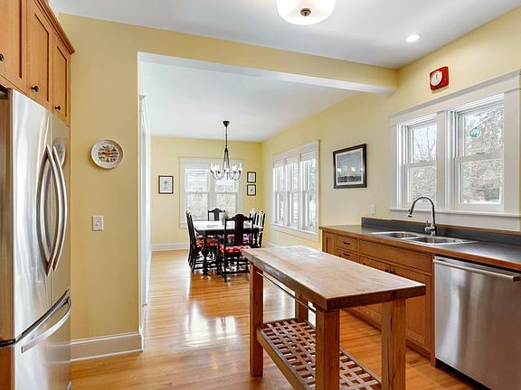 5th image of 501 Winona St