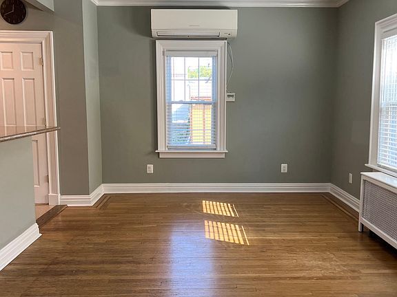 5th image of 141 Winfred Ave #1