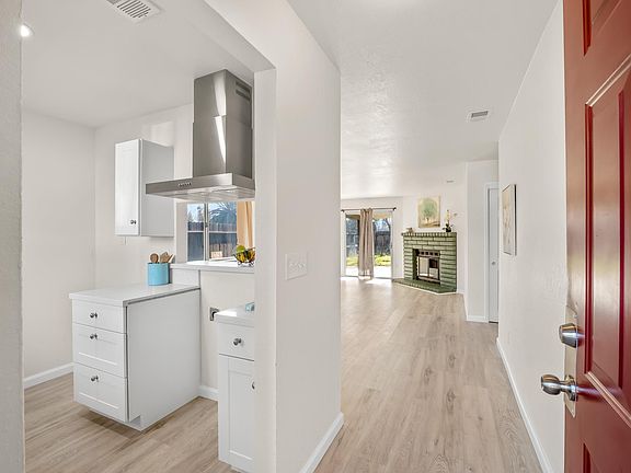 3rd image of 4359 W Cardiff Avenue