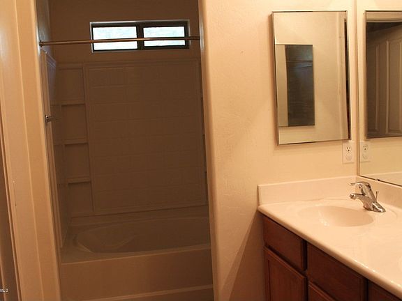 4th image of 9083 S Old Oak Ct