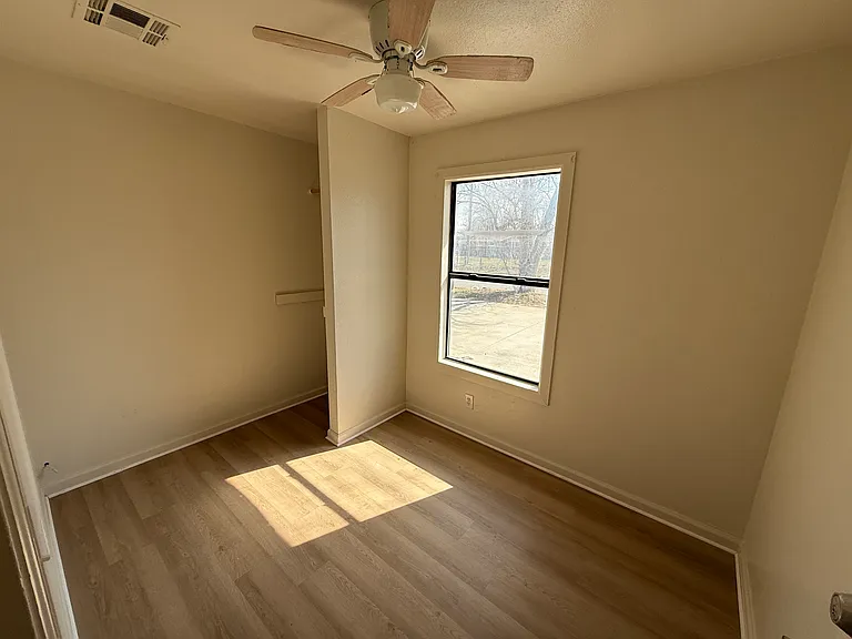 625 Park St — Photo 7