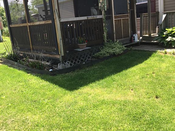 3rd image of 14 Tanglewood Park Dr