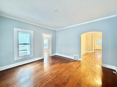 4th image of 426 S Jackson St #1