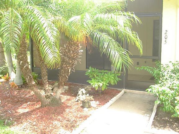 2nd image of 1523 SW 51st Ln APT 205
