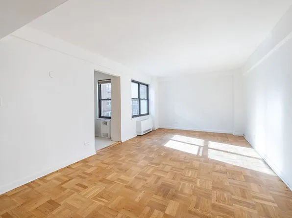 140 East 56th Street image 1 of 4