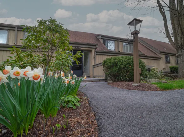 28 Heritage Village #E, Southbury, CT 06488