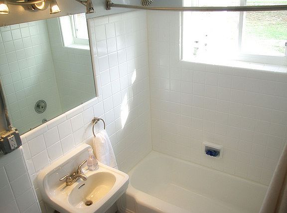 2nd image of 1903 N Main St APT A3