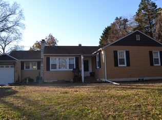 300 Montfield Ln, Glen Burnie, MD