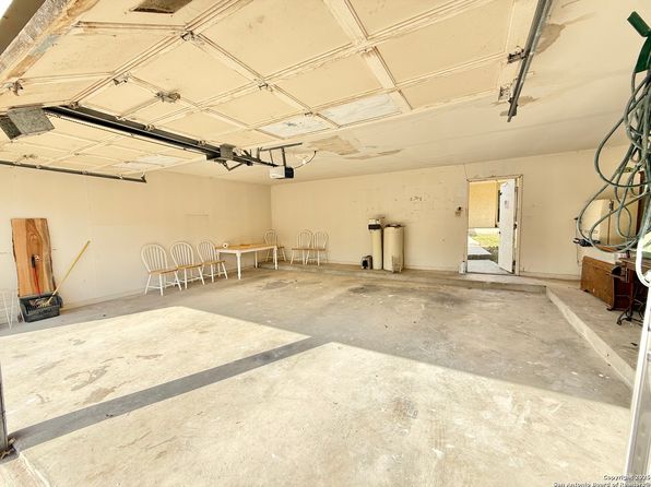 5800 Royal Bnd, San Antonio, TX 78239
