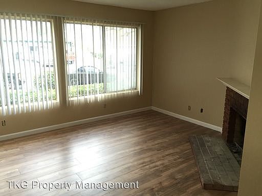 2nd image of 33402 Nottingham Way