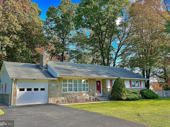 4488 N Twin Valley Rd, Morgantown, PA 19543