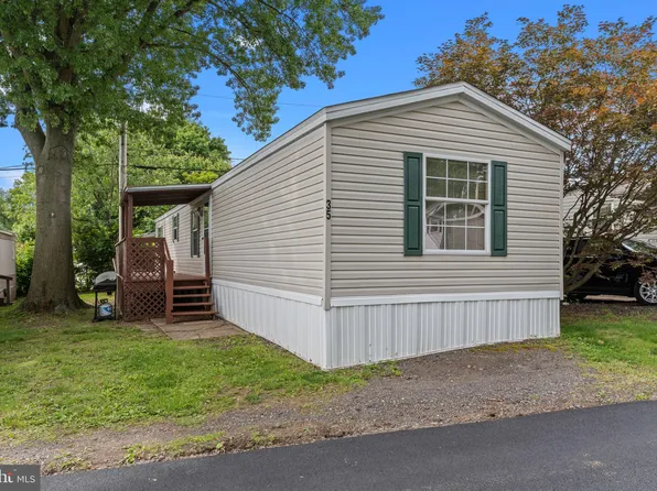 1302 Gibson Rd Trailer 35, Bensalem, PA 19020