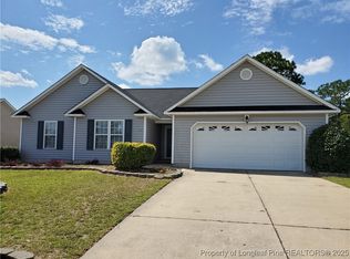 2704 Daniel Boone Ln, Hope Mills, NC 28348