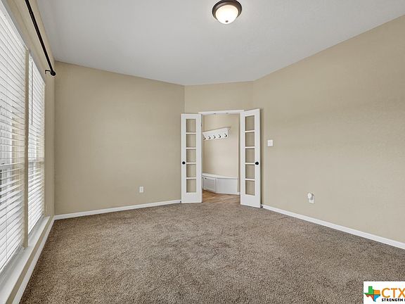 5th image of 130 Lost Maples Way