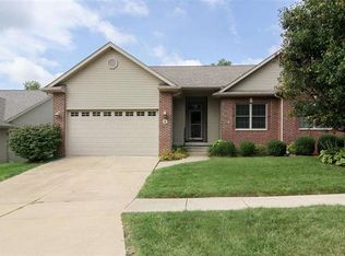 8 Musket Ct, Le Claire, IA 52753