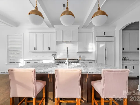 1419 N Sharon Amity Rd, Charlotte, NC 28211