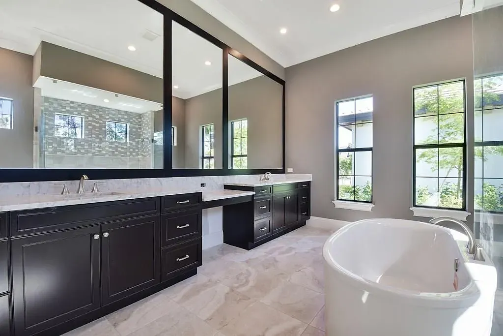 4 bed, 4670 sqft, $35,000 — Photo 4