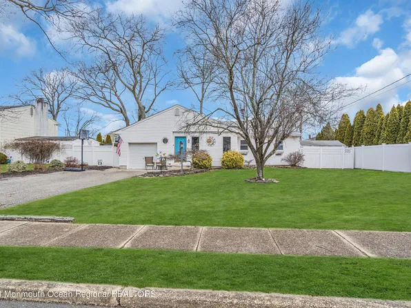 106 Oak Hill Drive, Toms River, NJ 08753