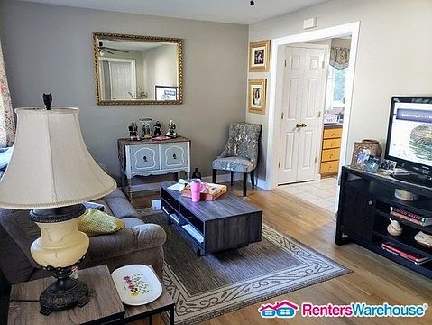 2nd image of 6601 Fernwood St