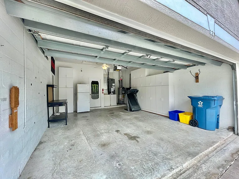 137 Canterbury Pl — Photo 38