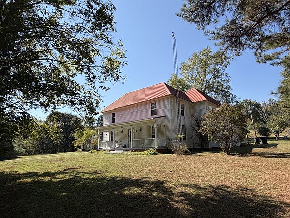 2nd image of 611 Tumbling Creek Rd