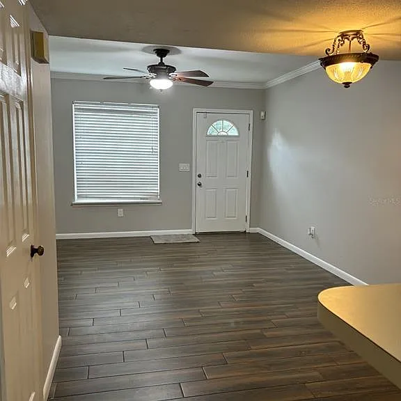 7621 Colonial Ct — Photo 5