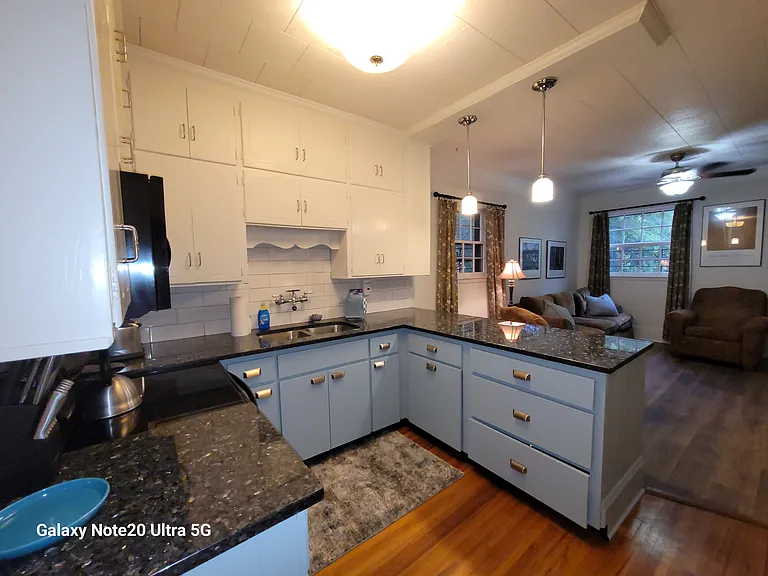 1928 Winona Ave — Photo 12