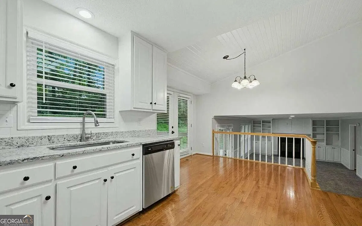 4 bed, 2508 sqft, $1,850 — Photo 4