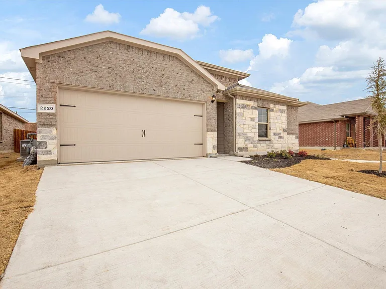 2220 Barnwell Dr — Photo 3