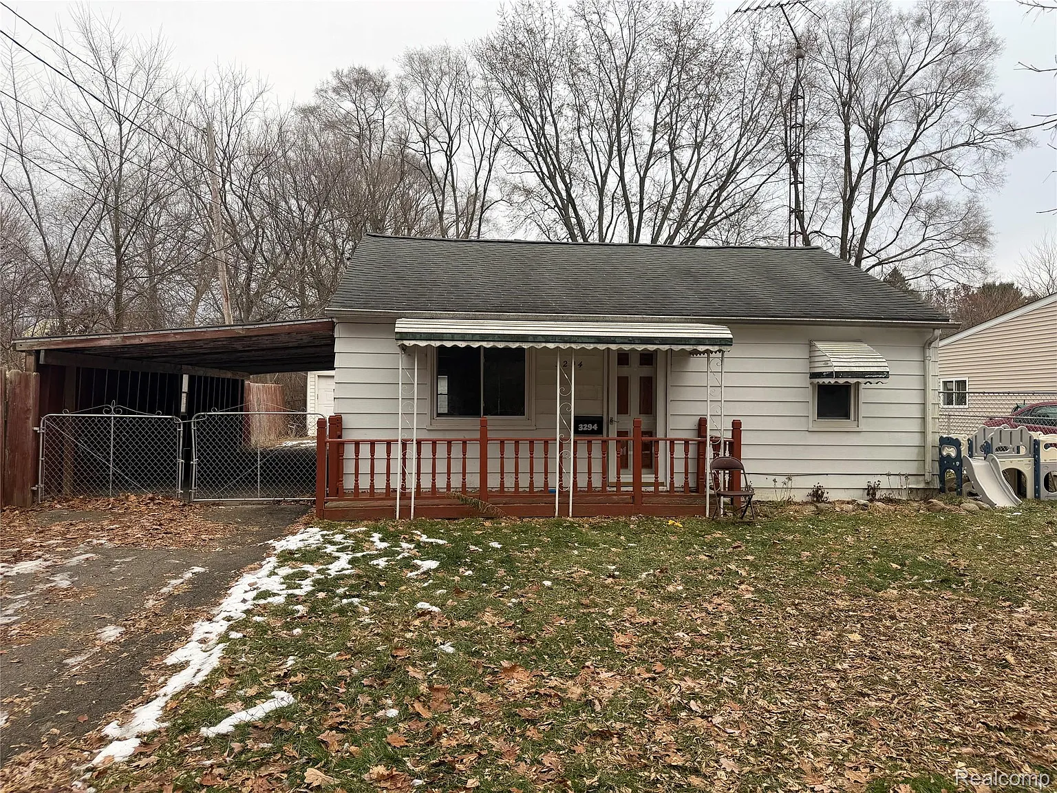 3294 Huggins Ave photo 1