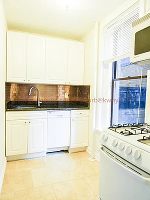 Rented by Keller Williams NYC | media 16