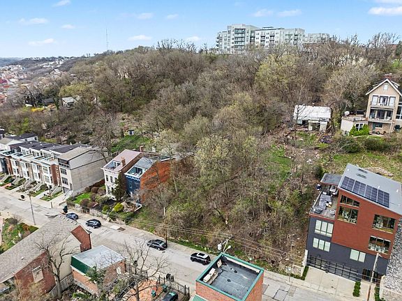 2nd image of 420 Boal St