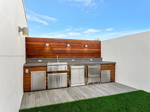 5th image of 6620 Indian Creek Dr APT 711