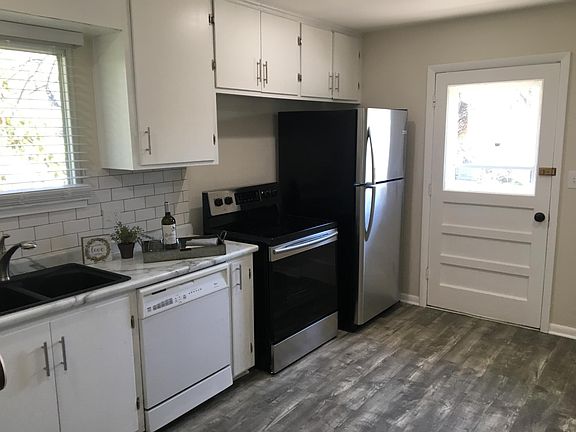 3rd image of 2922 W 44th Ave