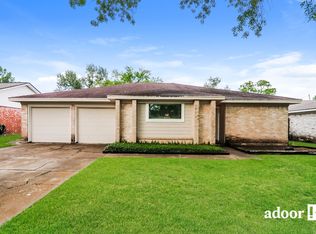 220 Englewood Dr, League City, TX 77573