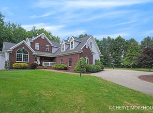 5045 Weeping Willow Dr SE, Grand Rapids, MI 49546