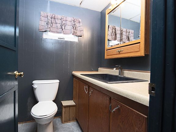 4th image of 104 N 15th St